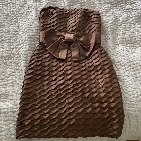 Brown formal dress - Picture 1 of 3